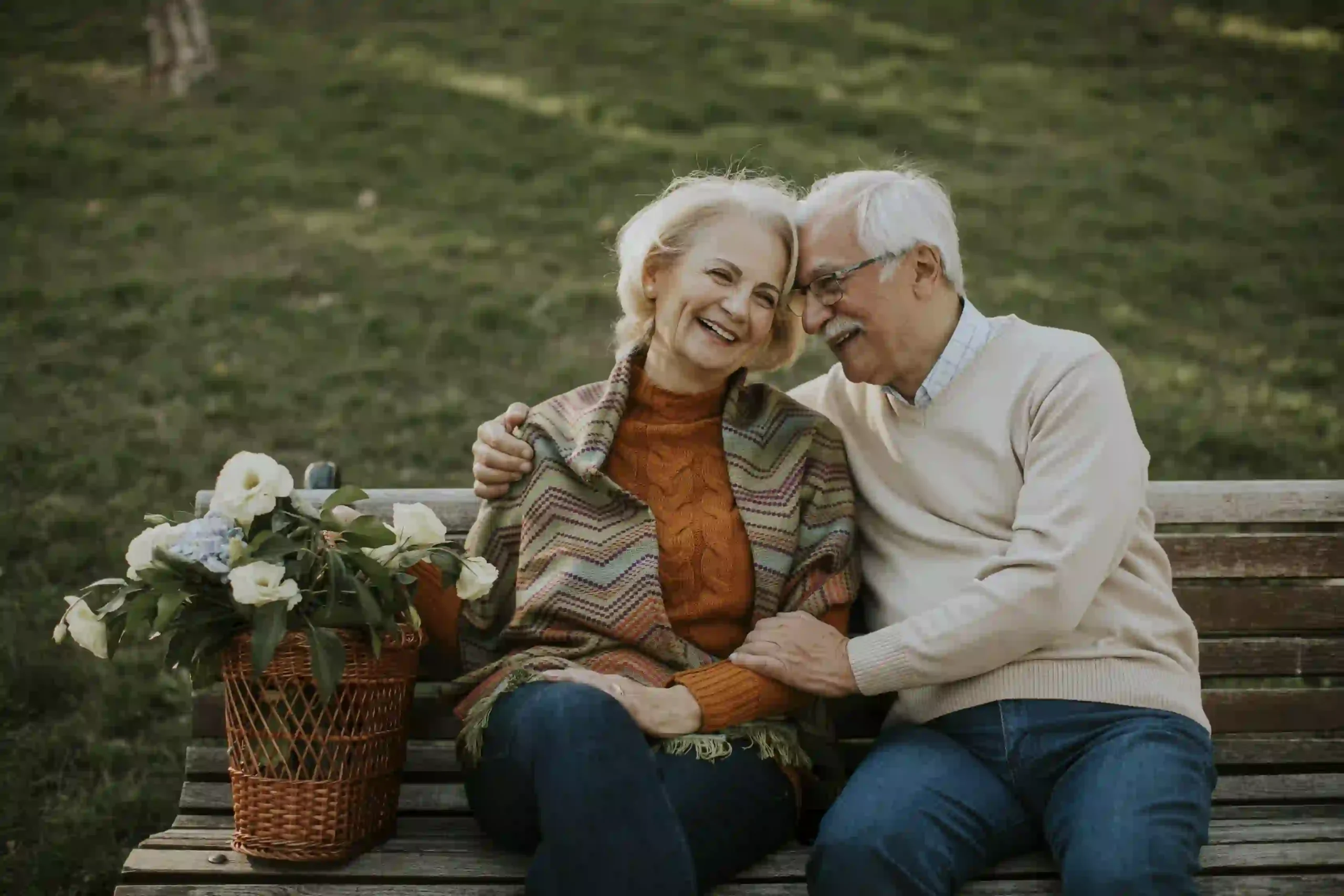 Best Older Women Dating Apps in 2025: Simple & Safe Picks